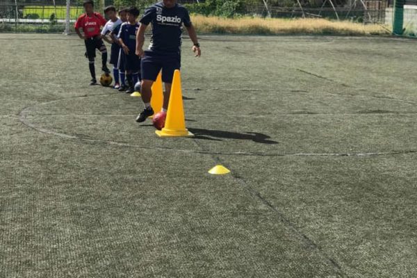 70844238 2443437702402488 4193468083400081408 n 600x400 - 縁あって三和鎌田スポーツ少年団サッカー部の小学４年生のお友達に指導させていただきました。